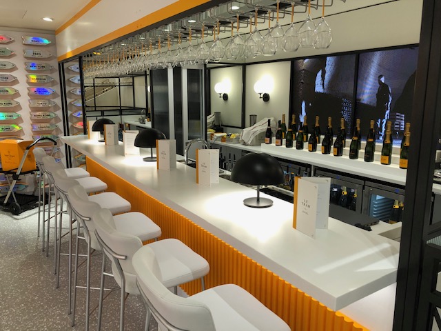 Selfridges Parisian Tram - Veuve Clicquot