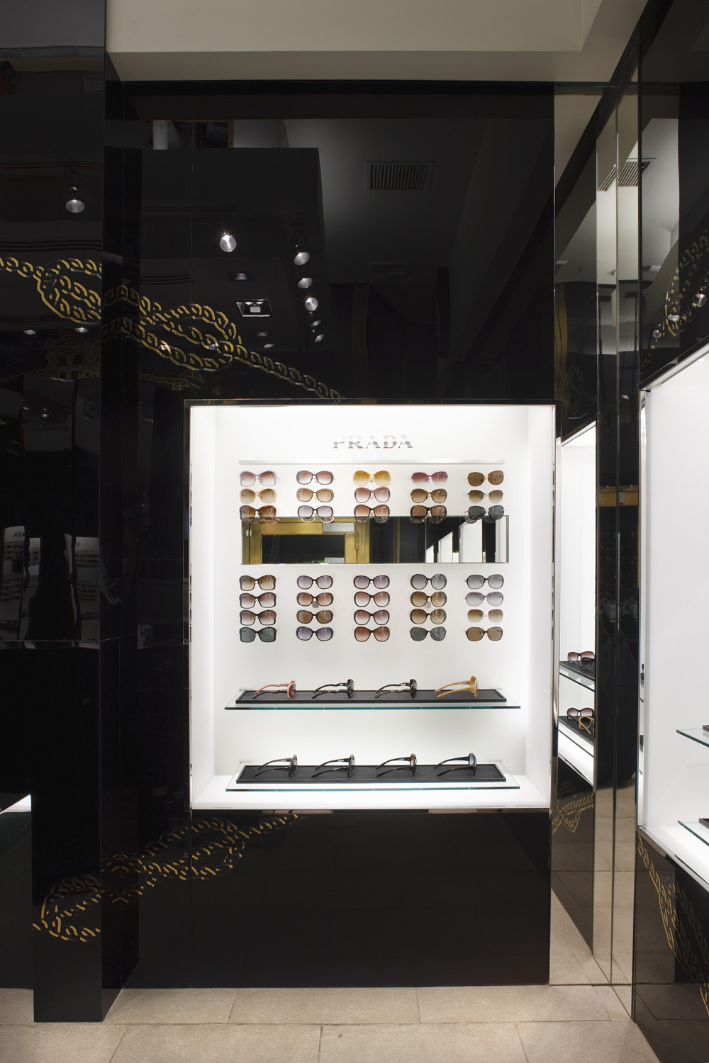Prada bay trade stand
