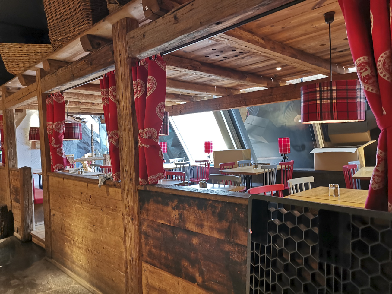 Restaurant Refurbishment - Marché Mövenpick