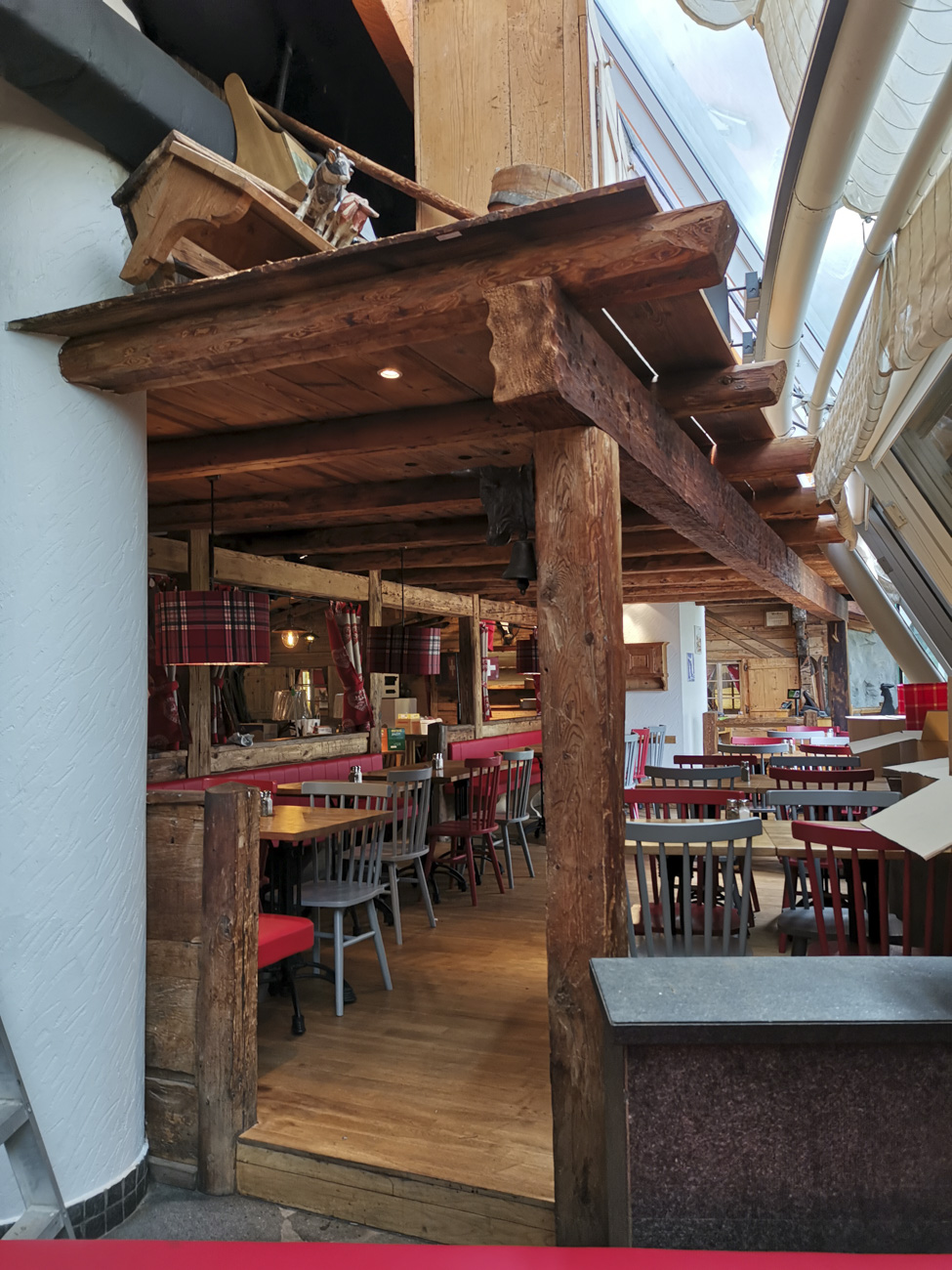 Restaurant Refurbishment - Marché Mövenpick