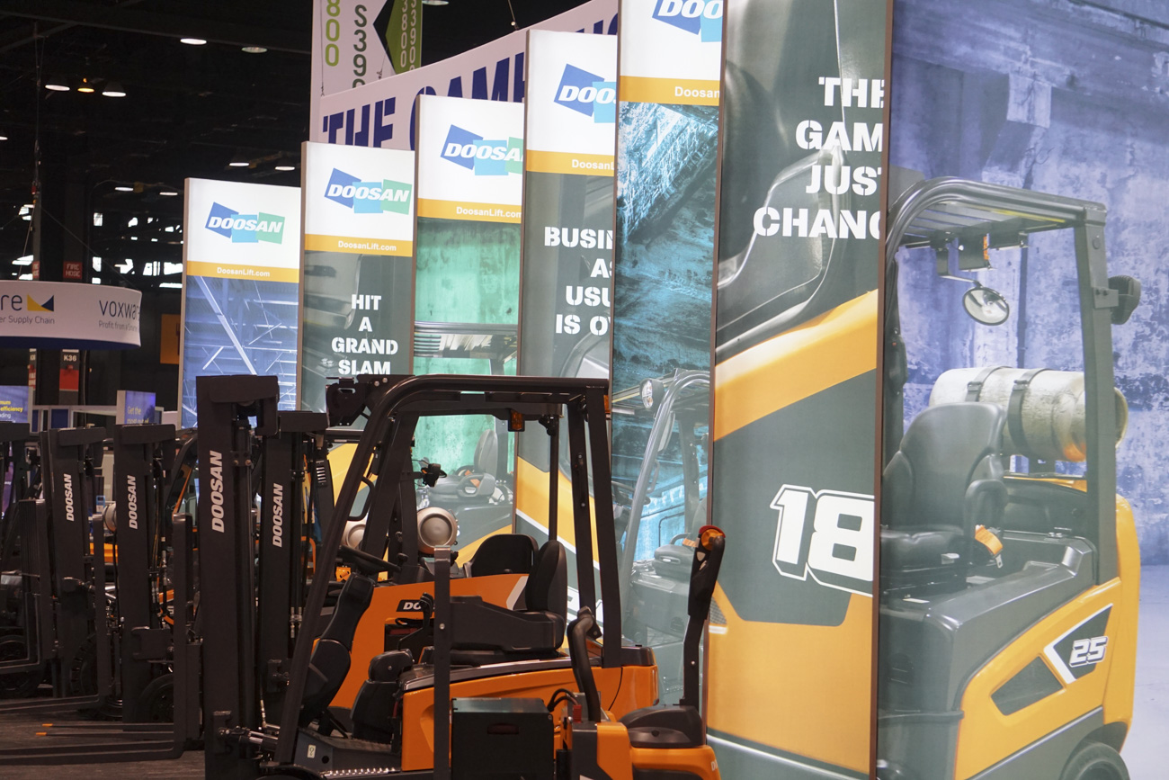 Doosan trade stand