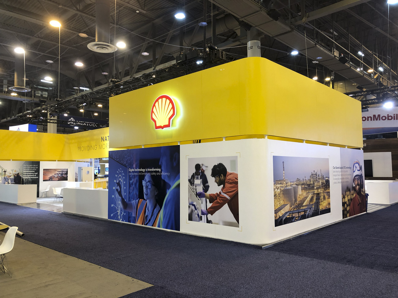 Shell trade stand
