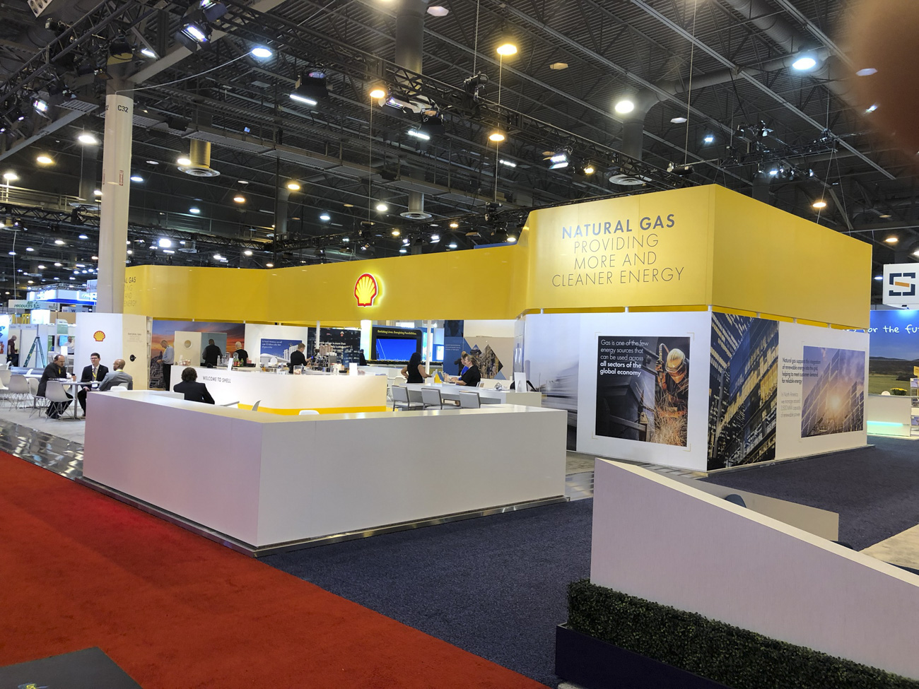 Shell trade stand