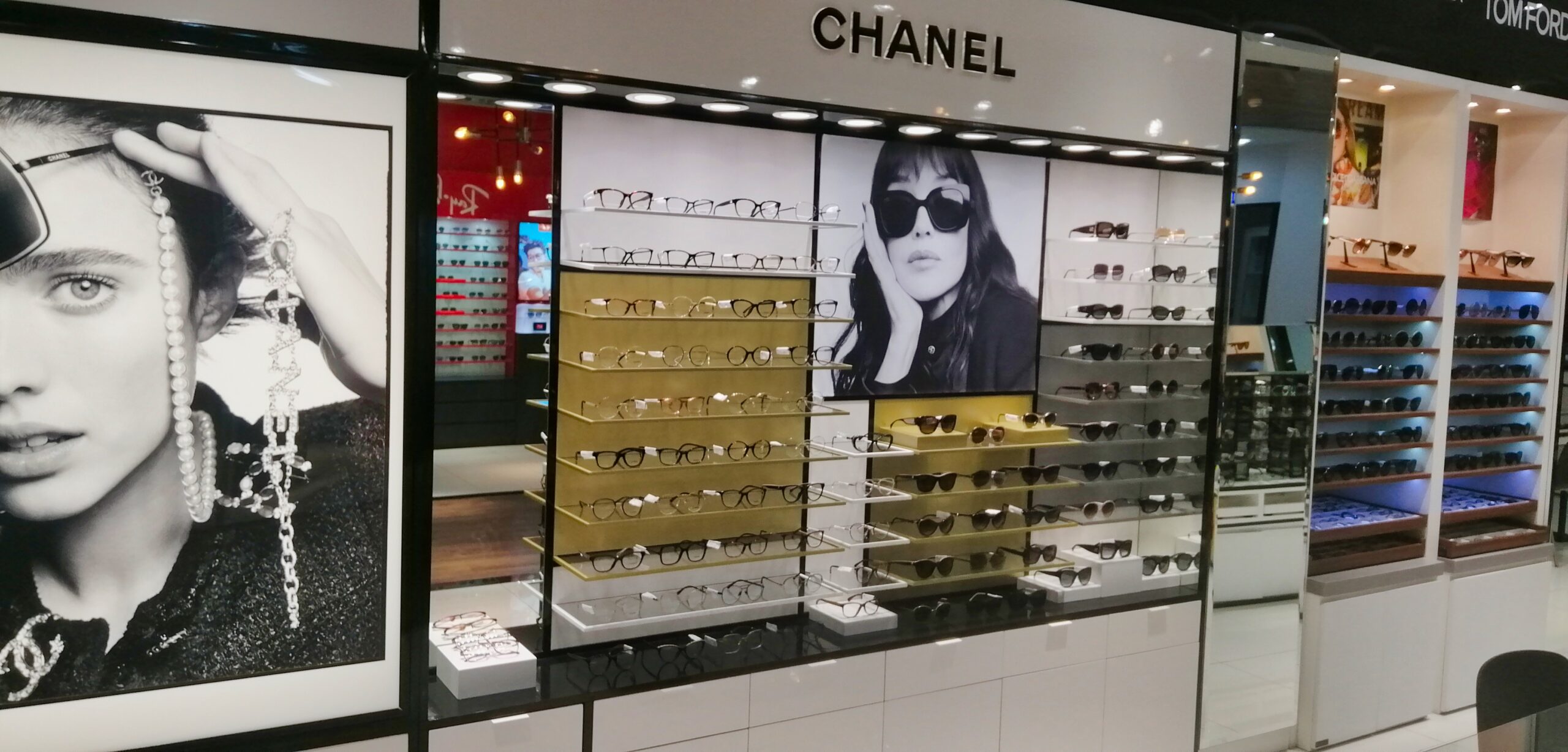 Custom Showcases For Surabaya Optik Seis Store